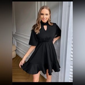Shein Keyhole Neckline Ruffle Hem Dress in Black (US6 - Medium)